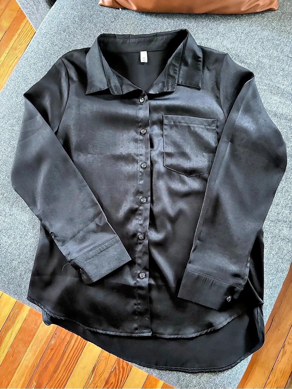 Satin Button Down Shirt in Black Size Small Like New